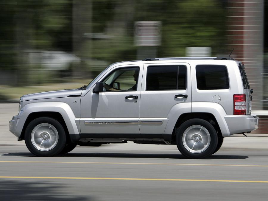  Jeep Cherokee Limited CRD 2007 года  (фото 23 из 30)